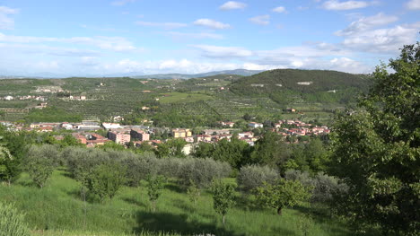 Italy-Verona-Suburb-Zooms-In