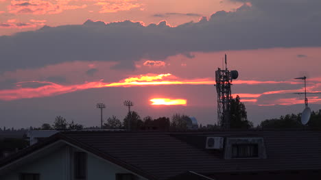 Italien-Sonnenuntergang-Mit-Telekommunikation