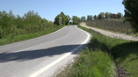 Tráfico-De-Italia-En-Una-Carretera-Curva