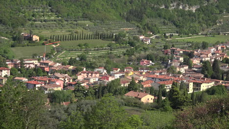 Italy-View-Near-Verona-Zooms-Out