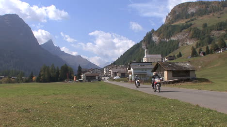 Switzerland-Splugen-motocycles