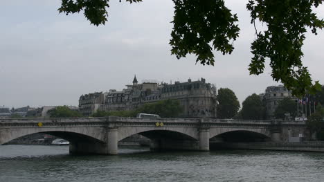 Pariser-Brücke-An-Der-Seine