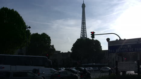 Paris-Eiffel-Tower-in-evening