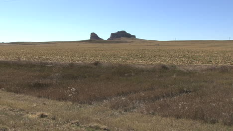 Nebraska-distant-Courthouse-Rock