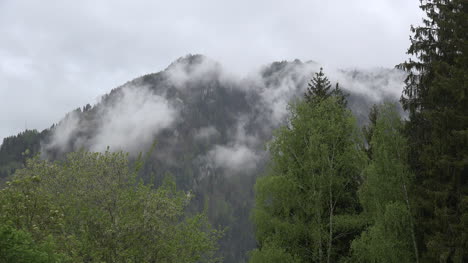 Austria-Alpes-Nubes-Sobre-Picos-Lapso-De-Tiempo
