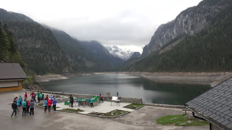 Turistas-De-Austria-Y-Zoom-Para-Haher-Dachstein-Zoom-In-1