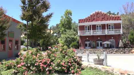 California-Amador-old-building-and-roses
