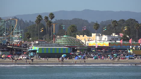 California-Santa-Cruz-Boardwalk-A-Través-Del-Agua
