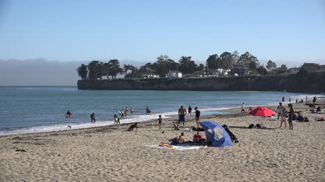 California-Santa-Cruz-vacation-on-the-beach