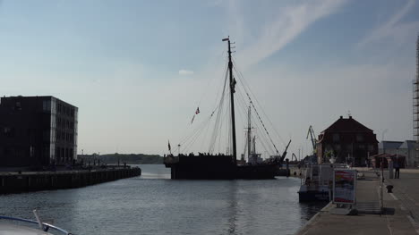 Deutschland-Wismar-Segelschiff-Im-Hafen