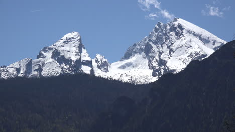 Germany-snow-on-the-Watzmann-zooms-out