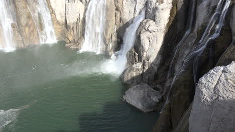 Idaho-Shoshone-Falls-Zoomt-Auf-Spray-An-Der-Basis