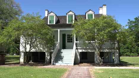 Louisiana-Thibodaux-White-Plantation-house