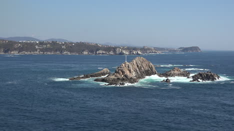 Mexico-Huatulco-coastal-view-with-offshore-rocks