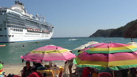 Mexico-Huatulco-cruise-ship-and-umbrellas