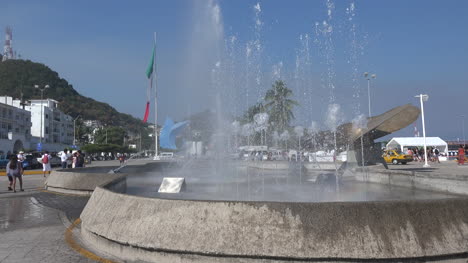Mexico-Manzanillo-with-playing-fountain