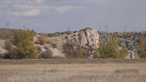 Montana-rock-at-Three-Forks-zoom-out