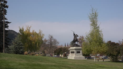 Montana-Statue-Auf-Dem-Gelände-Des-State-House