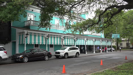 Palacio-De-Los-Comandantes-De-Nueva-Orleans-En-Garden-District