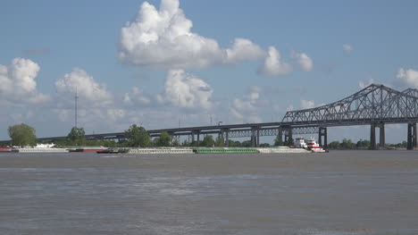 New-Orleans-birds-fly-over-barge