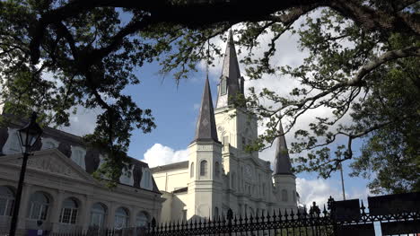 Torres-De-La-Catedral-De-Nueva-Orleans