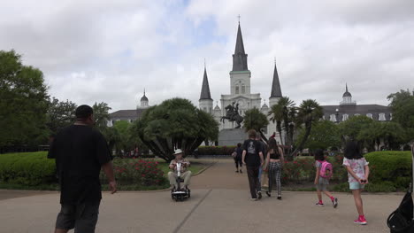 Hombre-De-Nueva-Orleans-En-Jackson-Square