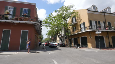 New-Orleans-side-street-in-city