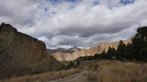 Oregon-Smith-Rocks-in-sun-time-lapse