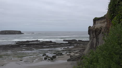 Oregon-coast-with-cliff-at-Marine-Gardens