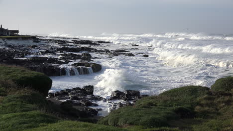 Oregon-huge-wave-hits-coast