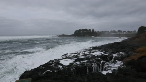 Oregon-view-of-seawall-Depoe-Bay