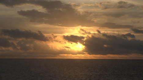 Pazifischer-Ozean-Bei-Sonnenuntergang
