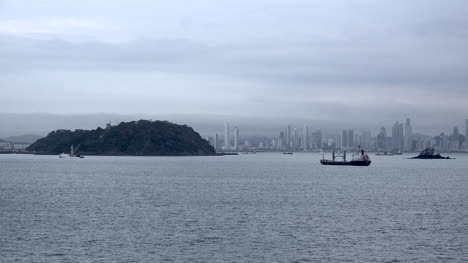 Ciudad-De-Panamá-En-La-Distante-Madrugada