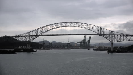 Panama-cranes-beyond-Bridge-of-the-Americas