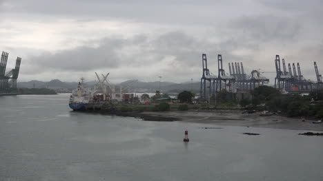 Panama-Docks-Und-Schiff