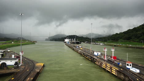 Panama-entering-Pedro-locks