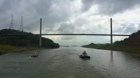 Panamá-Dejando-Atrás-El-Puente-Centenario