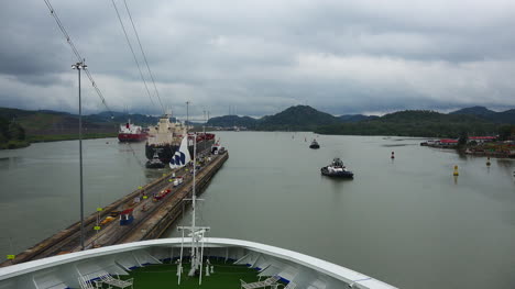 Barco-De-Panamá-Dejando-Bloqueos-Lapso-De-Tiempo