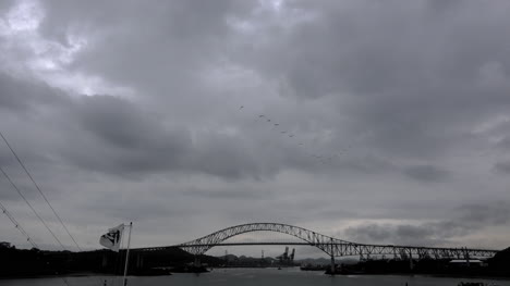Panama-Himmel-Mit-Brücke-Der-Amerikas