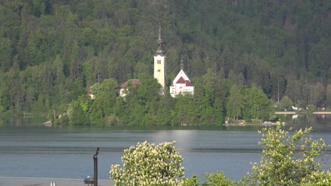 Slowenien-Blutete-Kirche-Auf-Der-Insel-Im-See