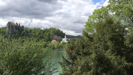 Slowenische-Kirche-In-Bled-Zoom-In