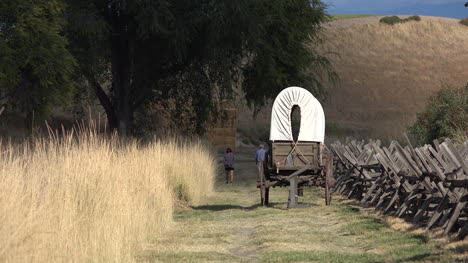 Washington-covered-wagon-with-walkers