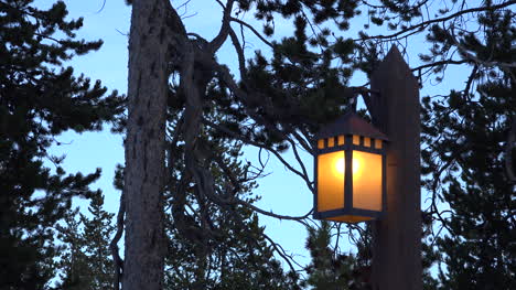Yellowstone-lantern-in-late-evening