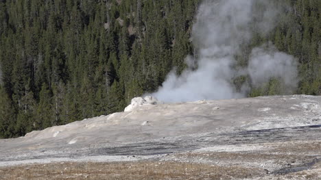 Yellowstone-steam-from-Old-Faithful