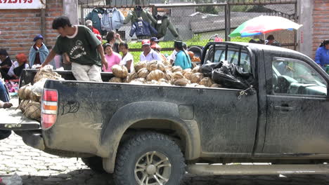 Ecuador-Schmutziger-Pickup-Truck