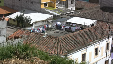 Ecuador-Terrasse-Mit-Wäscherei