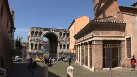 Rome-arch-of-Janus