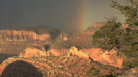 Arizona-Grand-Canyon-Sonne-Und-Regenbogen