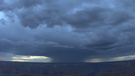 Arizona-Canyon-Regensturm