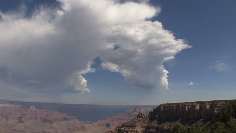 Arizona-Grand-Canyon-Mit-Wolke